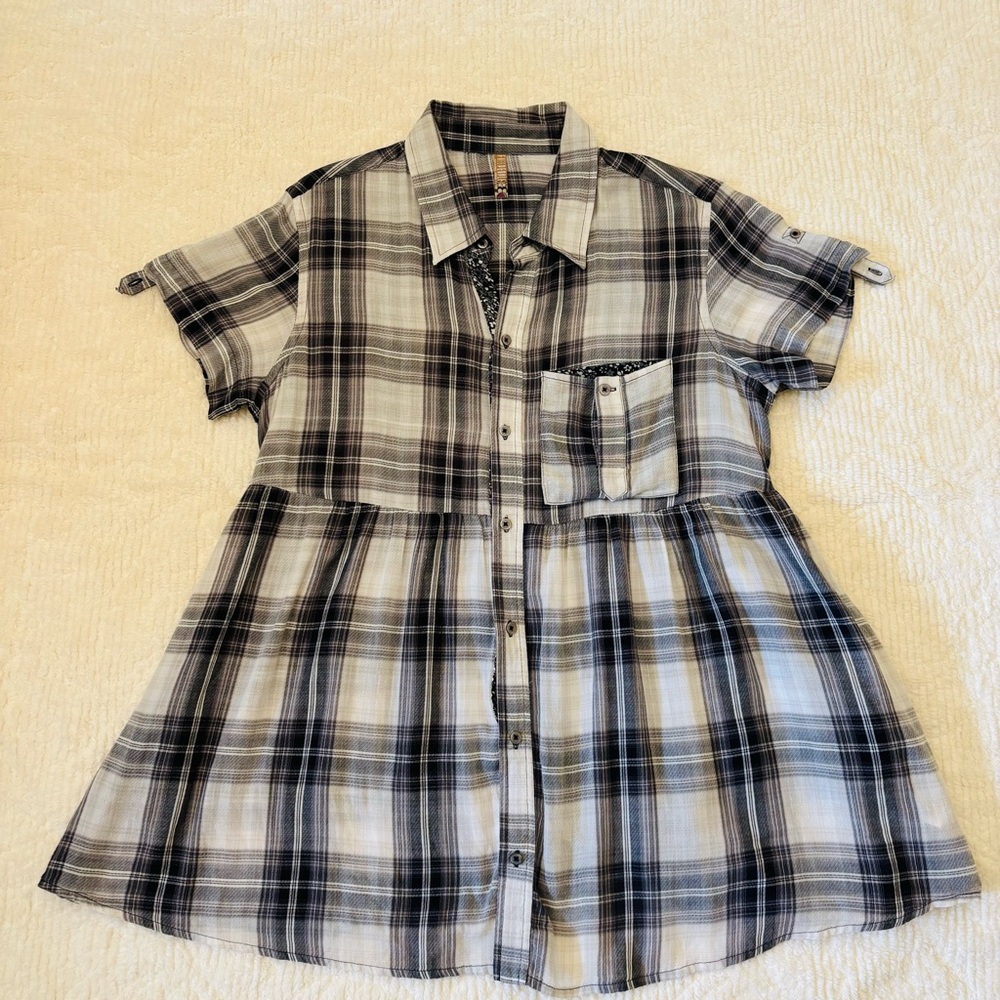 Free People Black & Gray Plaid Short Sleeve Button Top, Side Pockets, Medium